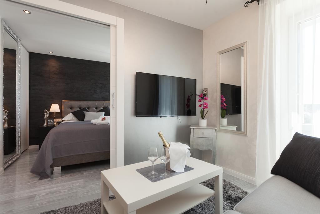 Royal Apartments Rovinj Luaran gambar