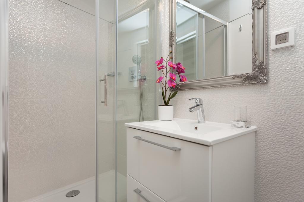 Royal Apartments Rovinj Luaran gambar