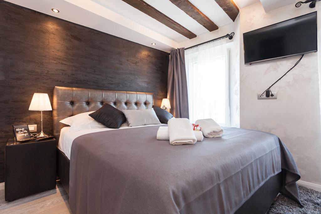 Royal Apartments Rovinj Luaran gambar